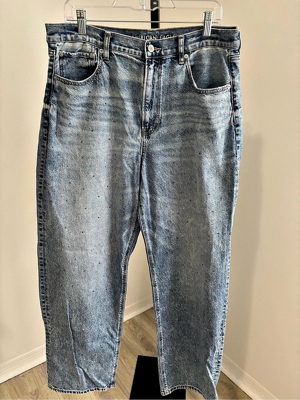 American Eagle Embellished Strigid High-Waisted Stovepipe Jean